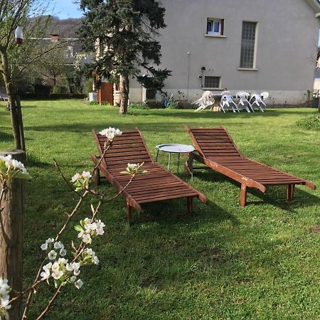 L'Oustal Bed & Breakfast Sainte-Eulalie-d'Olt Bagian luar foto